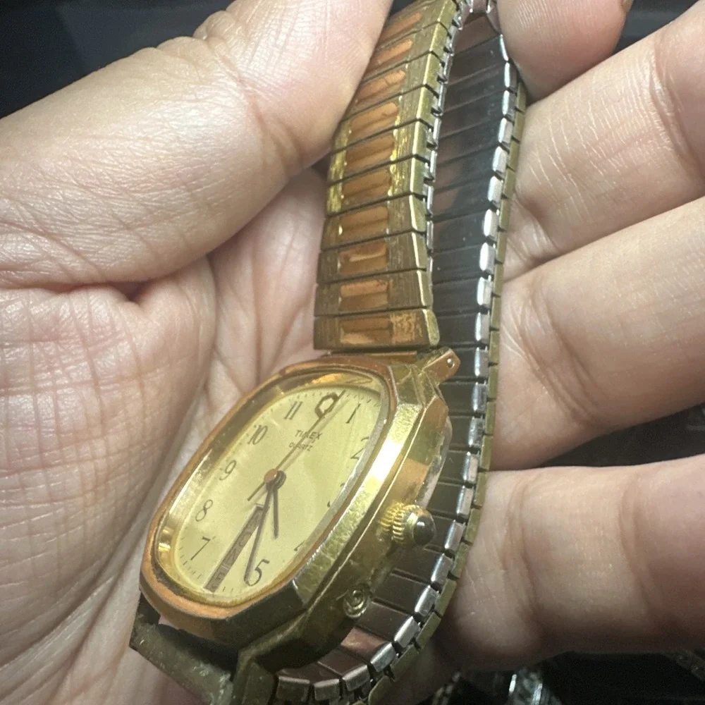 Working VTG 1980s Timex Q Day-Date Gold Tone Men's Watch Quartz 32mm Fit 7in Run